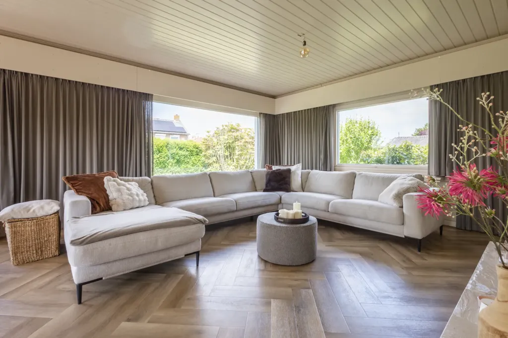 Elutuba - Spacious Detached House with River View in Westdorpe