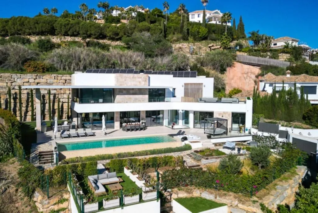 Piscina - Luxury Villa with Pool in Benahavís