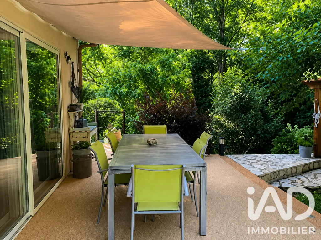 Terrasse - Maison Familiale avec Piscine à Eycheil