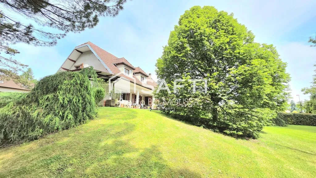 Aed - Traditional House with Garden in Brens