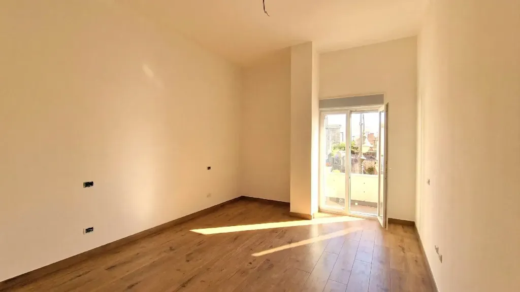 Toad - Palazzo with Commercial Space in Mondragone