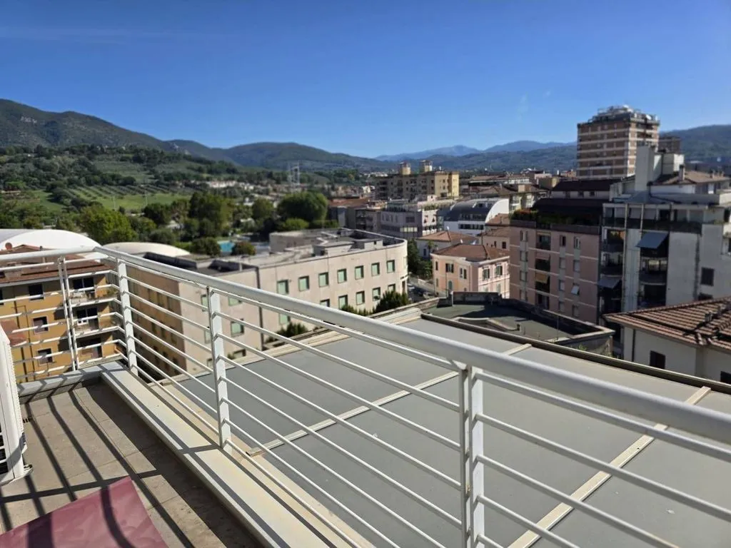 Rõdu - Luxury Penthouse with Panoramic View in Terni