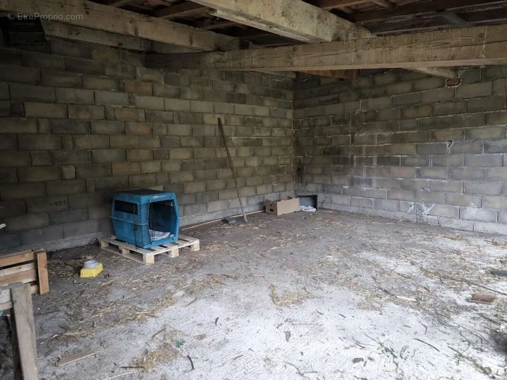 Garaaž - Buildable Plot with Garage in Quiet Area