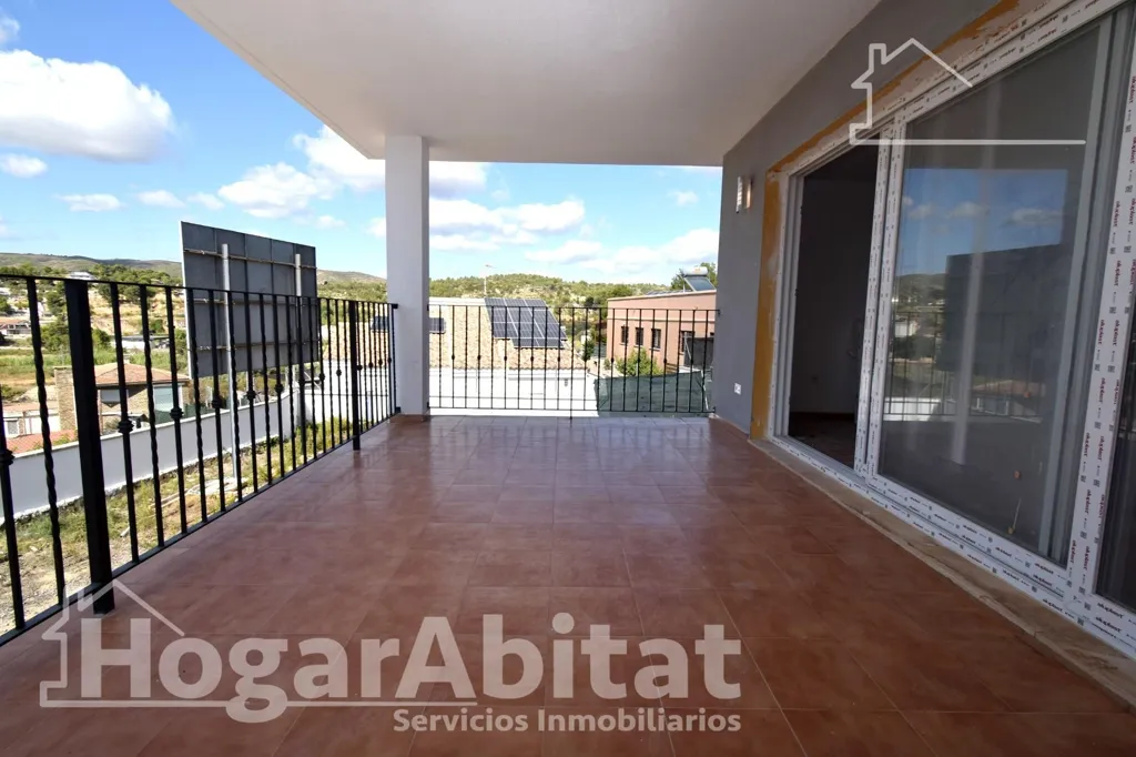Terrasse - New Two-Storey House with Terrace in Chiva