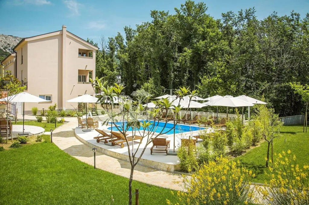 Piscina - Villa with Pool and Apartments in Baška