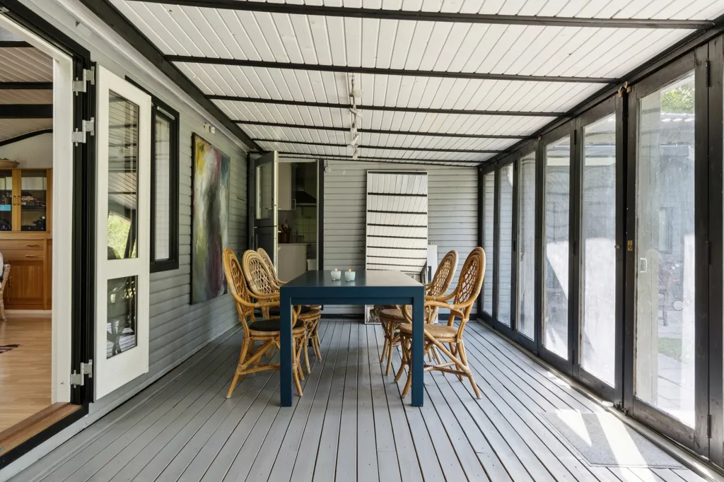 Terrass - Holiday Home with Private Lake in Skuldelev