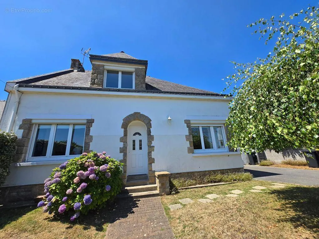Charming 1950s House with Garden in Belz