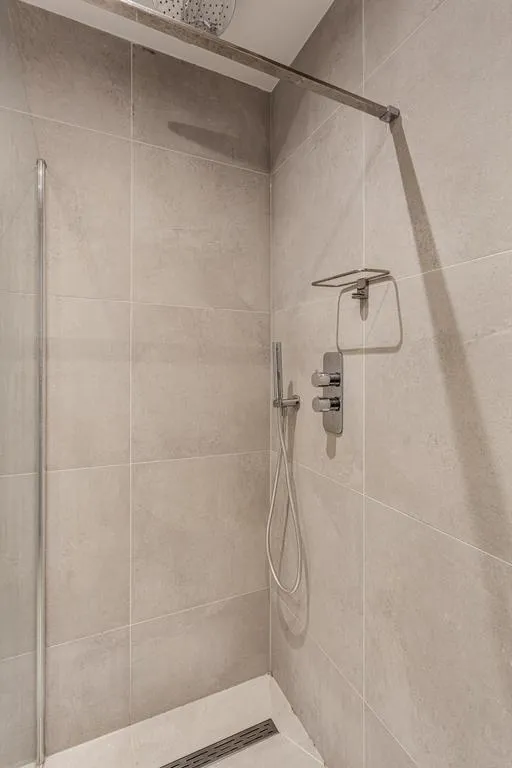 Bathrooms - Light-Filled 2-Bedroom Apartment in Amsterdam West