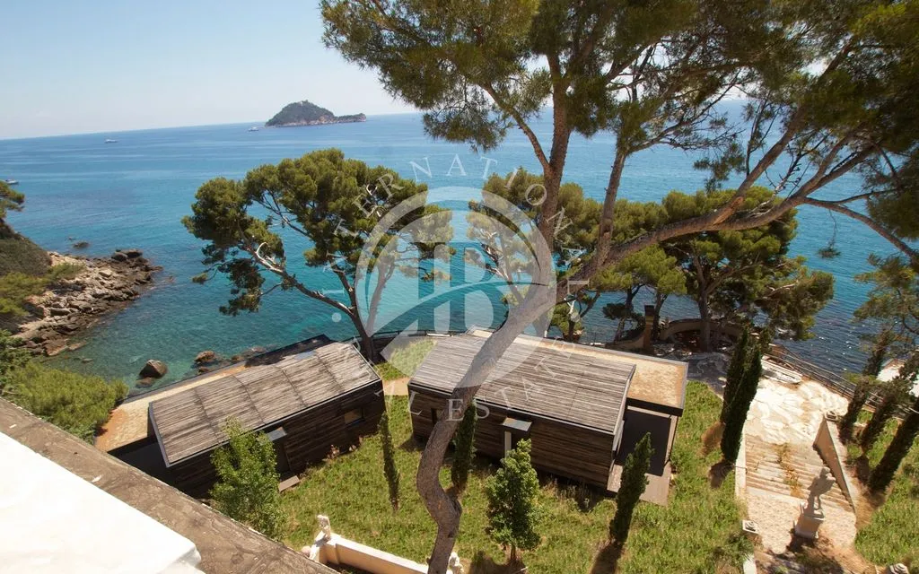 Õhuvaade - Historic Villa with Private Beach in Alassio