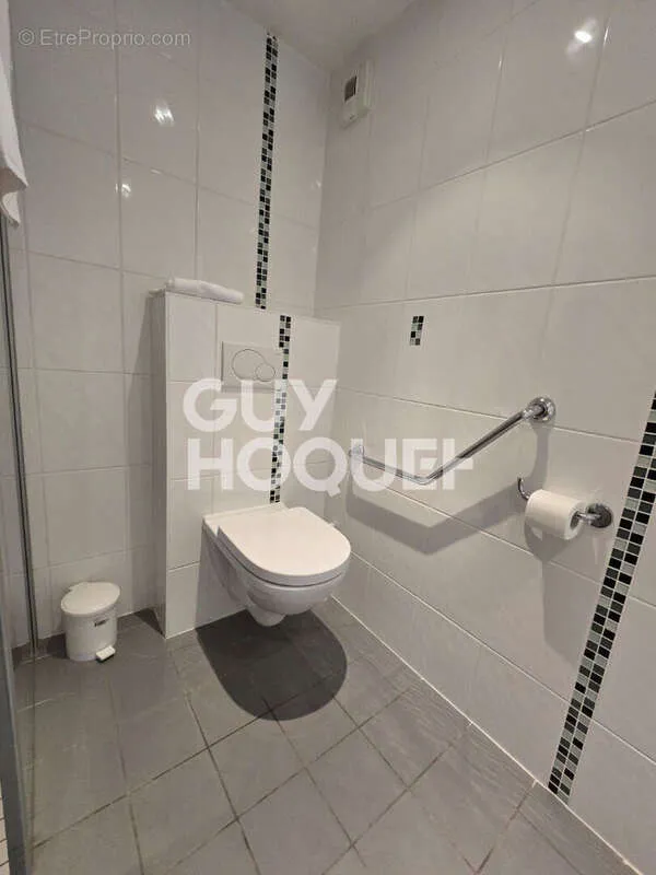 Bathrooms - 2-Bedroom Apartment with Balcony in Saint-Avold