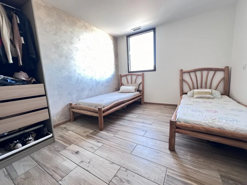 Chambres - Villa Contemporaine avec Piscine à Montarnaud