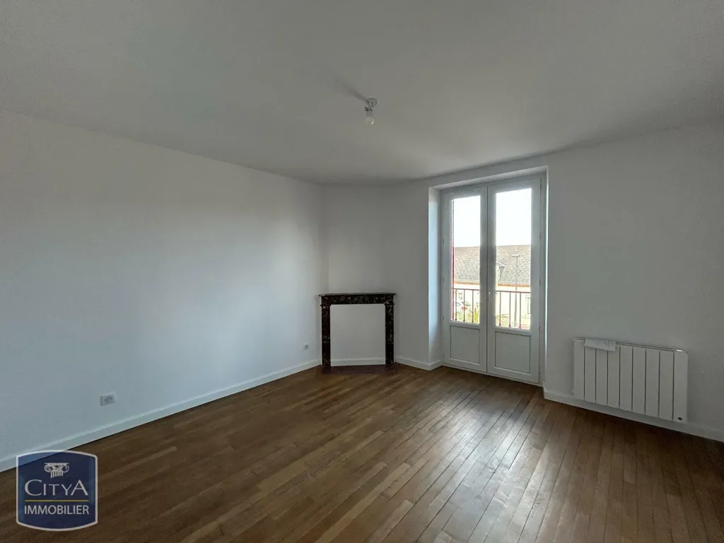 Pièces - Appartement Rénové 4 Pièces à Ingré
