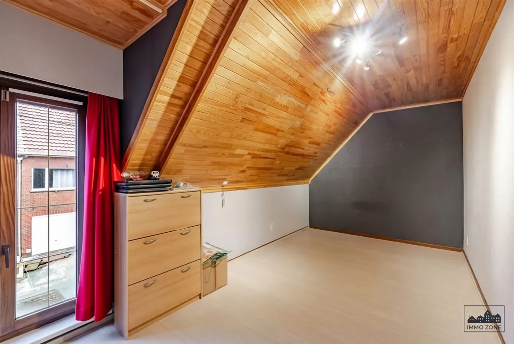 Pièces - Maison avec Terrasse et Garage à Temse