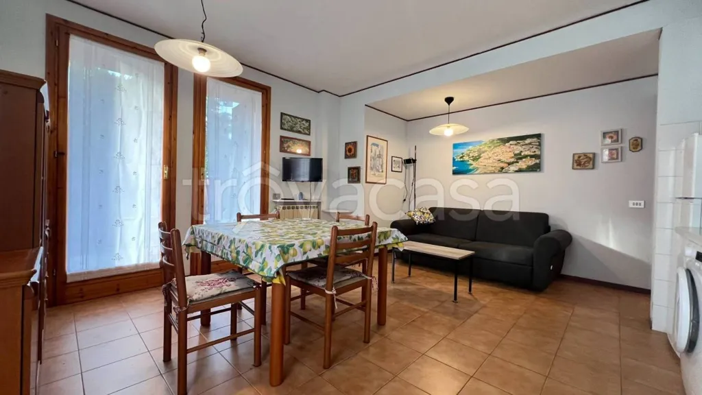 Salle à manger - Ground Floor Apartment with Private Garden in Loano