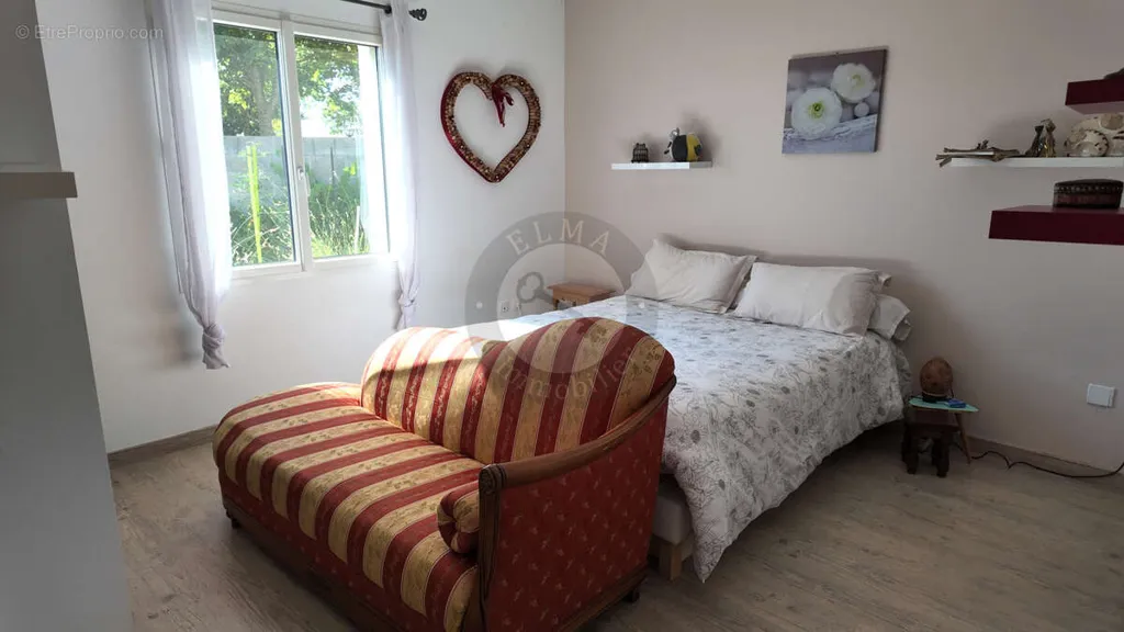 Chambres - Maison Contemporaine avec Terrasse à Proximité
