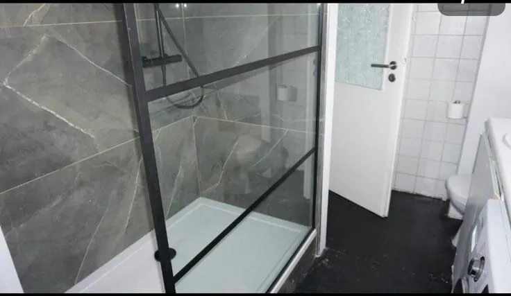 Bathrooms - House with Large Terrace on Lange Leemstraat