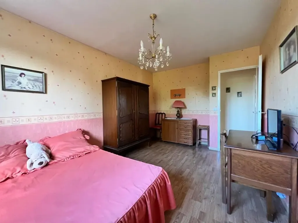 Chambres - Maison Familiale avec Terrasse à Chassieu