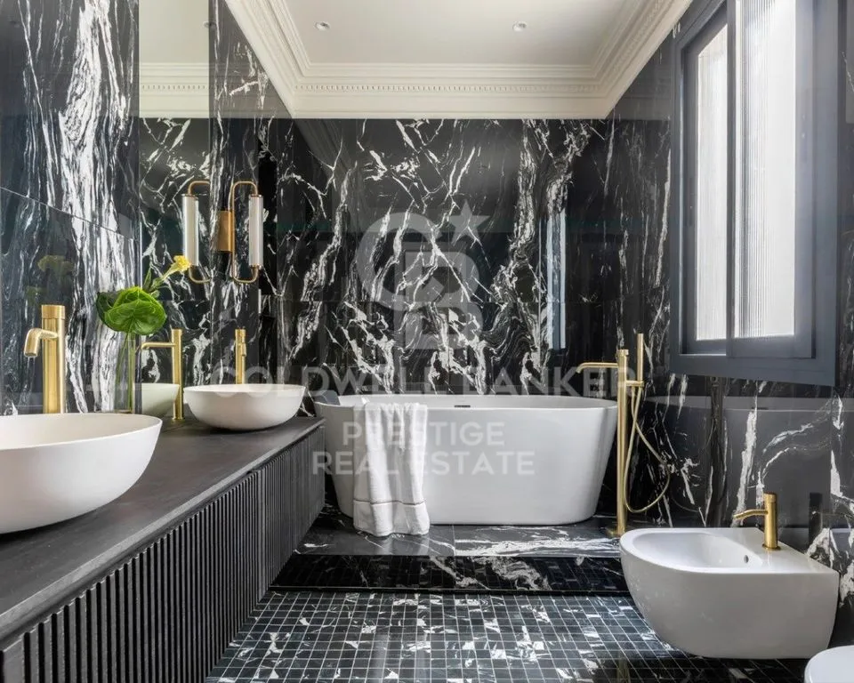 Salles de bain - Luxury Flat with Historic Charm in Barcelona
