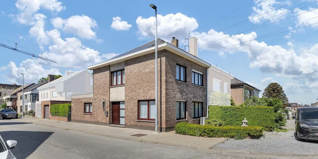 Välivaade - Family House with Terrace in Erembodegem