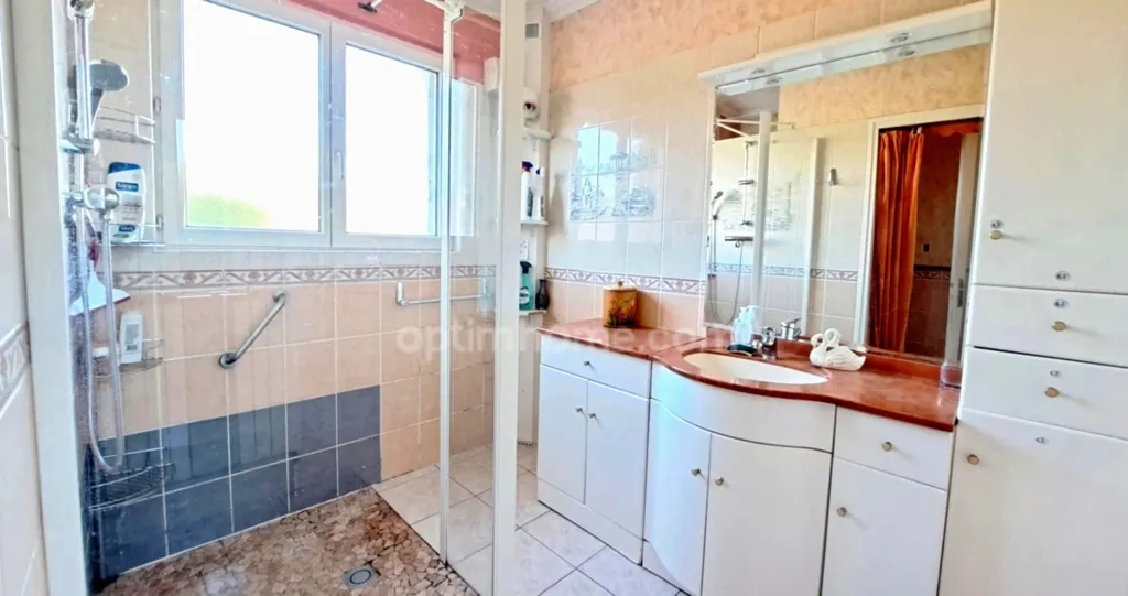 Salles de bain - Maison d'Architecte avec Atelier à Proximité du Centre