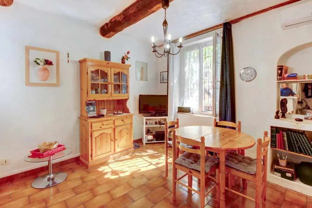 Salle à manger - Maison de Village à Saint-Laurent-du-Var