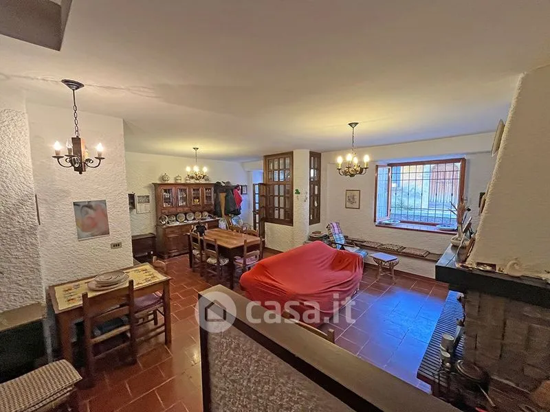 Salle à manger - Terraced House with Mountain View in Barisciano