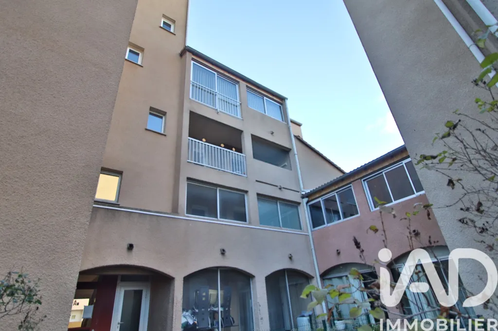 Garden - Bright 2-Bedroom Apartment with Balcony in Narbonne
