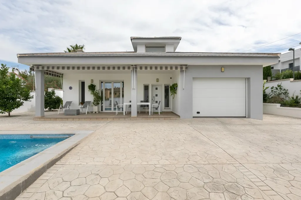 Piscine - Contemporary Chalet with Pool in Historic Centre