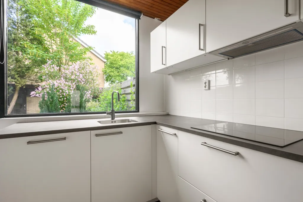 Cuisine - Corner House with Garden in Zeist