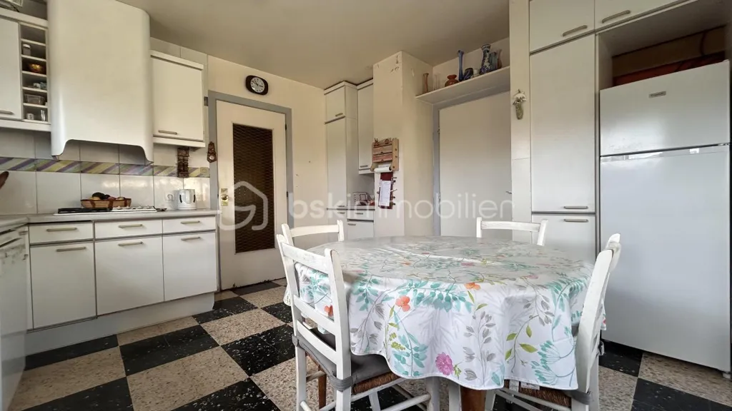 Cuisine - Maison Familiale avec Studio à Échirolles
