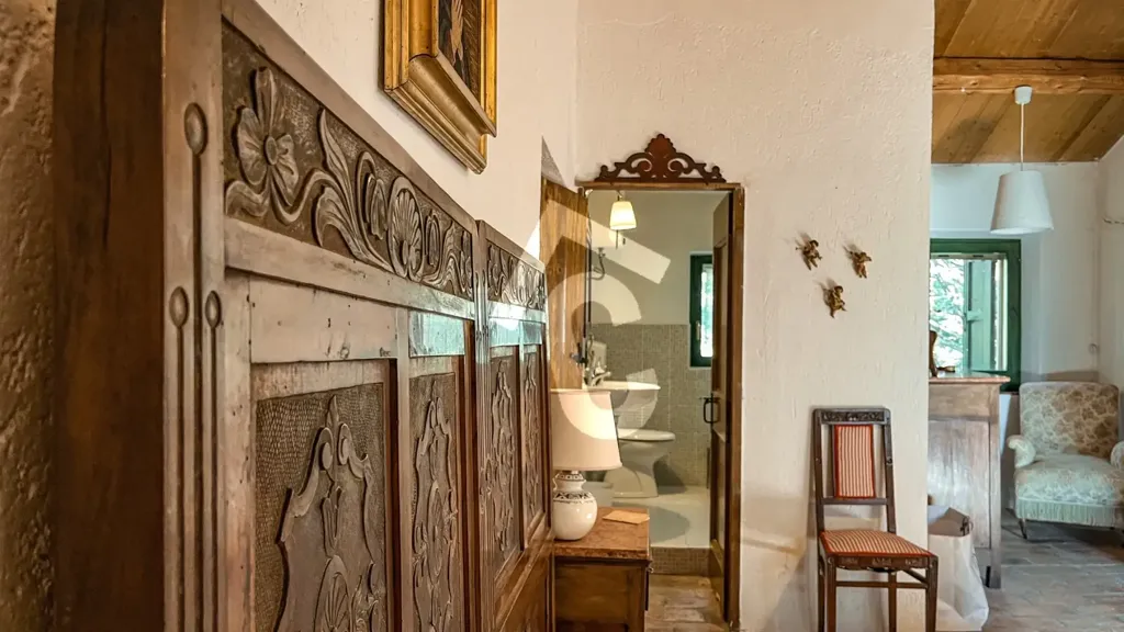 Esik - Rustic House with Private Garden in Jesi