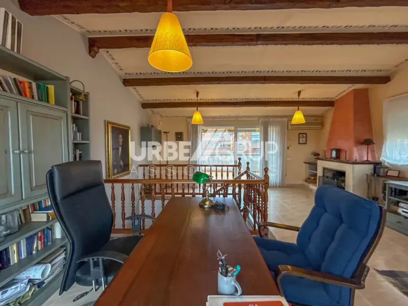 Kabinet - Detached Corner House with Multiple Terraces in Martorell