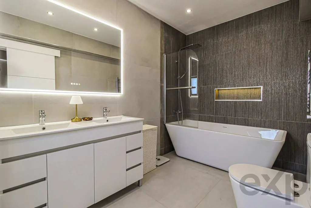 Salles de bain - Luxury Penthouse with Panoramic Views in Portimão