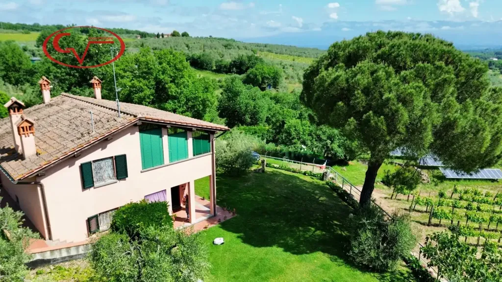 Õhuvaade - Rustic Villa with Panoramic Views in Montevarchi