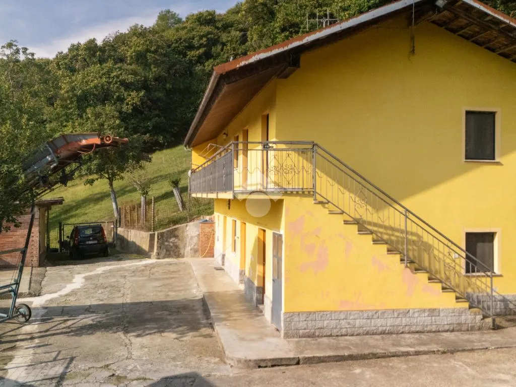 Välivaade - Independent House with Panoramic View in Rifreddo
