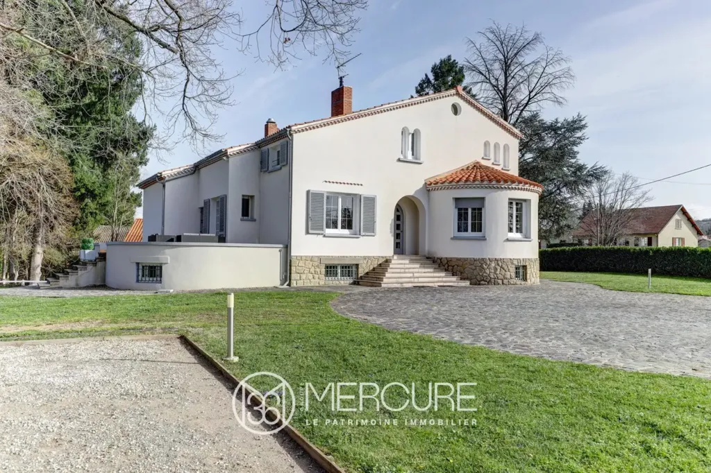Esterno - Rustic Character House with River Access near Clermont-Ferrand