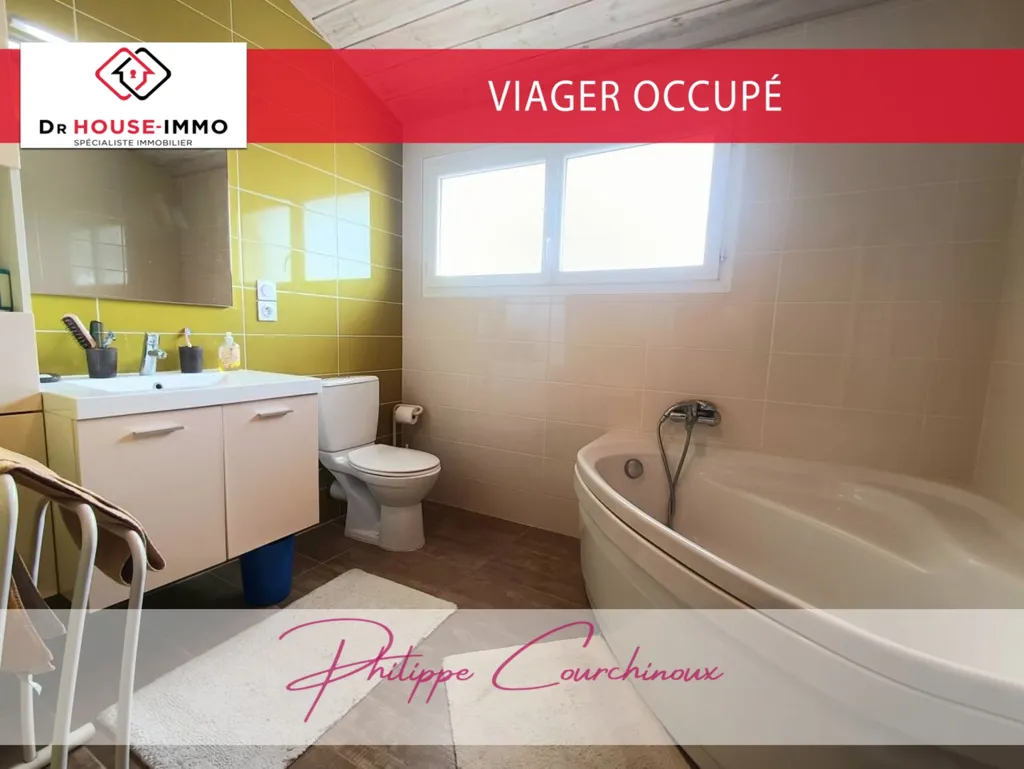 Bathrooms - Architectural House with Vineyard View in Canéjan