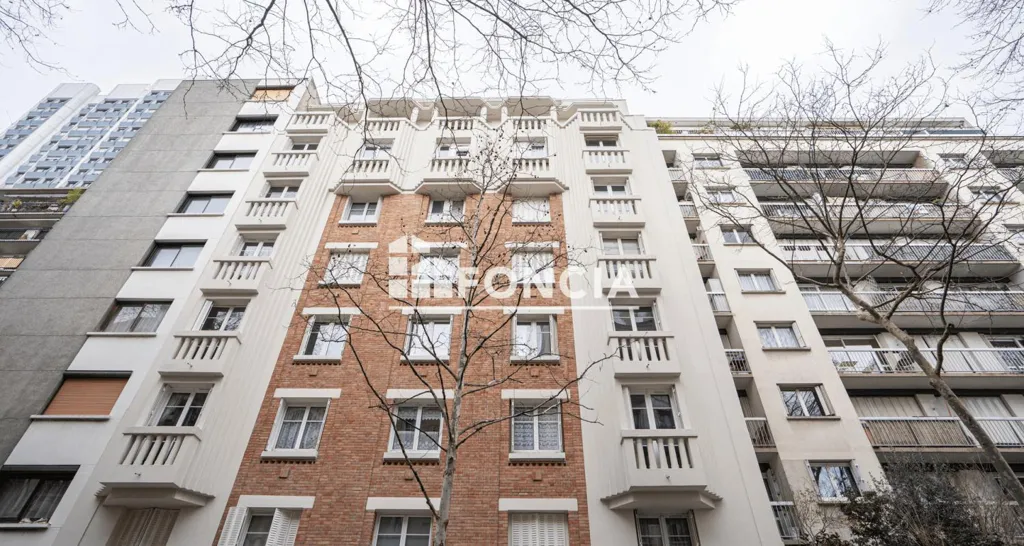 Extérieur - 2 Pièces à Rénover avec Ascenseur à Paris