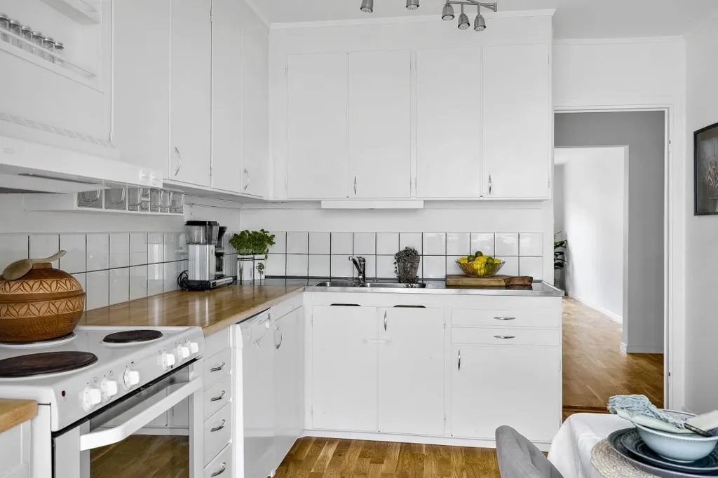 Cuisine - Bright 3-Room Flat with Balcony in Barkarby