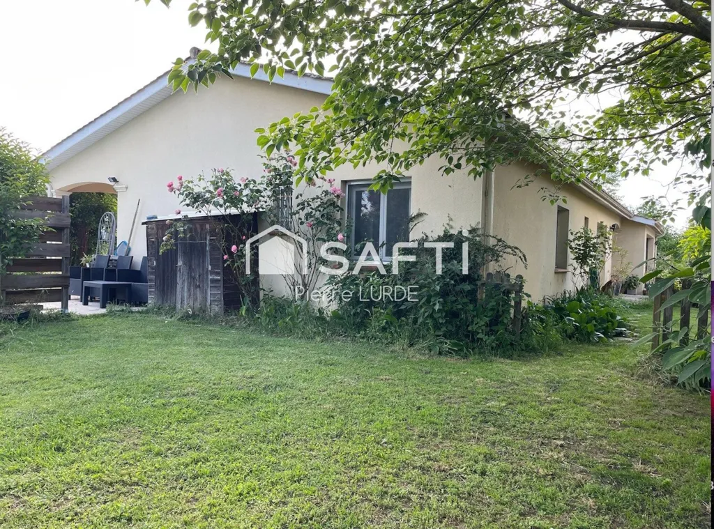 Jardin - Villa avec Piscine et Double Garage à Saint Nauphary