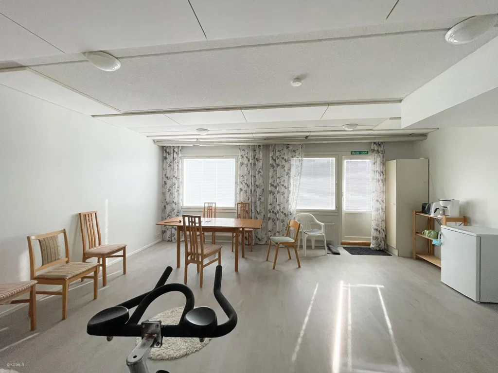 Salle à manger - Ground Floor Flat with Balcony in Varissuo, Turku