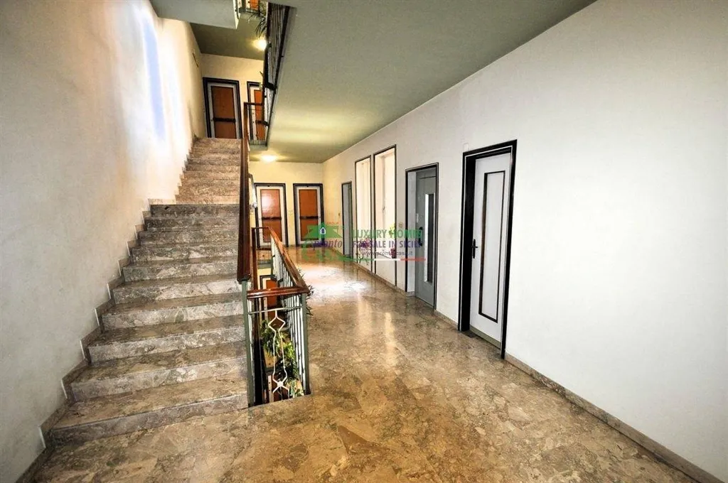 Esik - Apartment with Balconies in Via Archimede, Ragusa