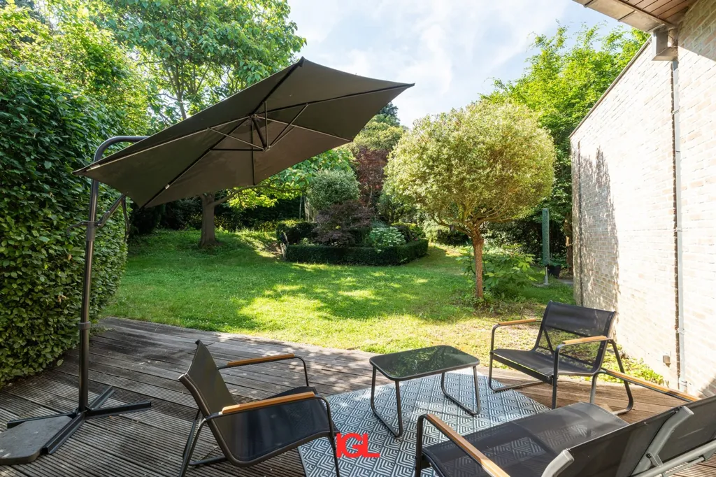 Aed - Spacious Villa with Garden in Leeuw-Saint-Pierre