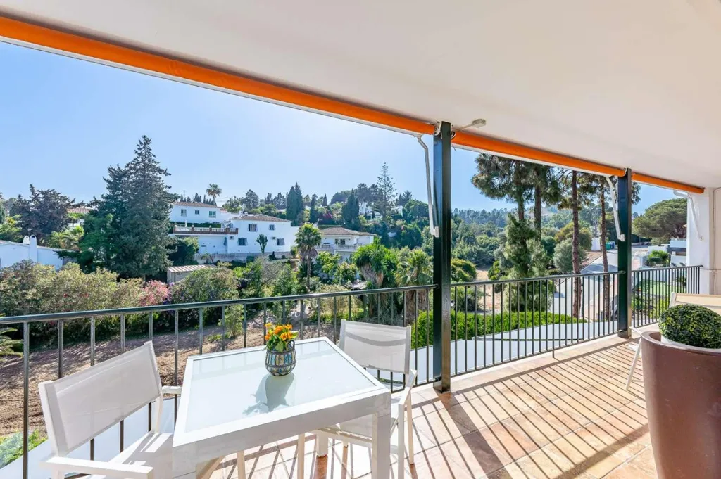 Balcone - Seafront Apartment with Terrace in Chaparral, Mijas