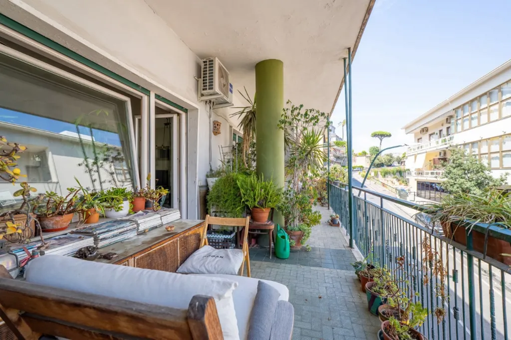 Balcone - Apartment with Balcony Views in Naples