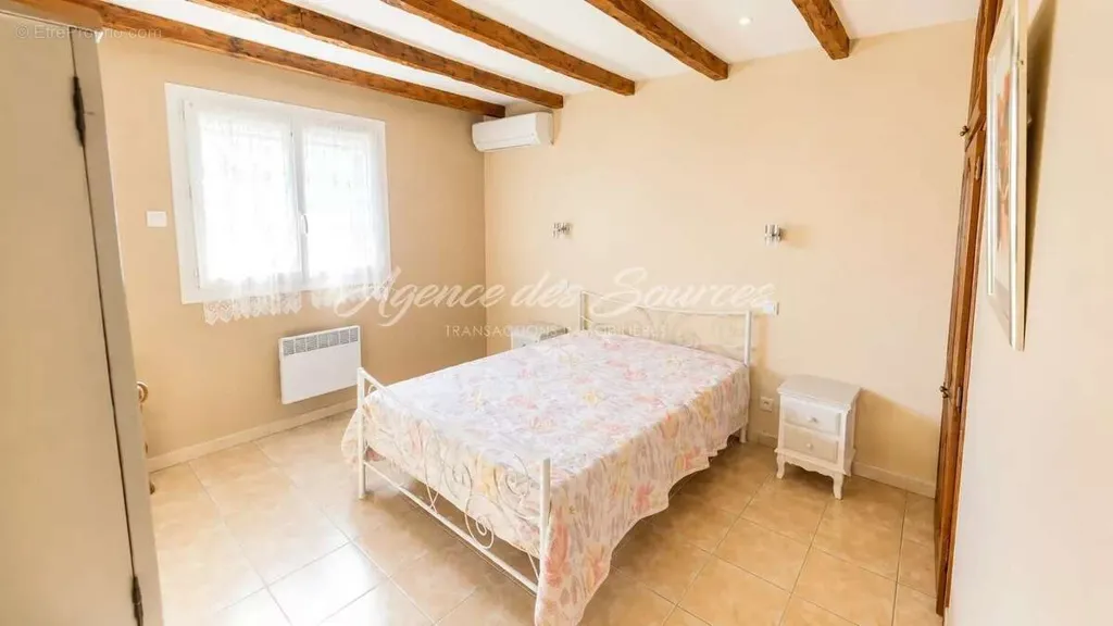 Magamistoad - Ground Floor Villa with Garden in Tavernes