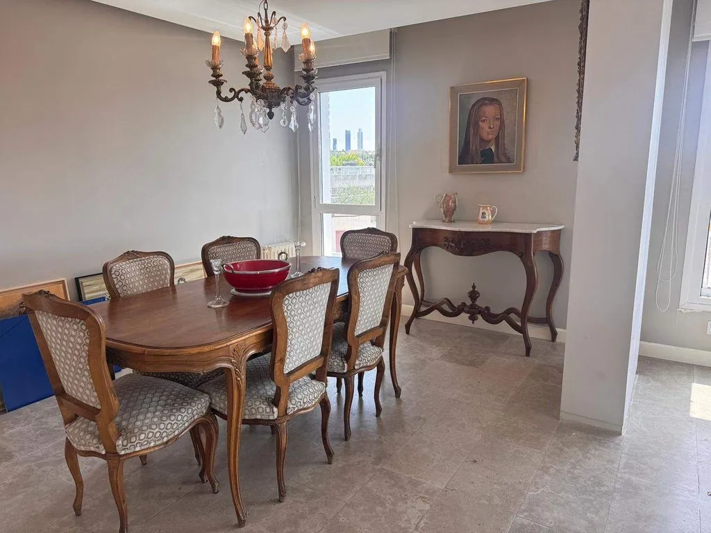 Dining Room - Luxury Flat with Pool on Arroyofresno Street, Madrid