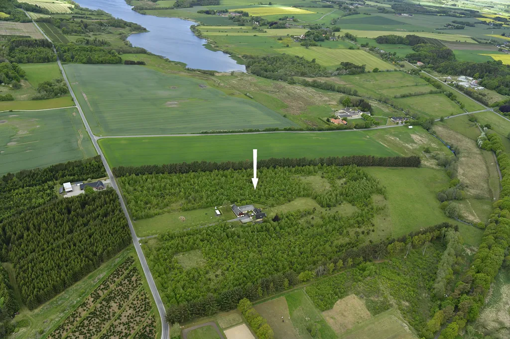 Vista aérea - House with Business Potential and Large Garden by Alling Å
