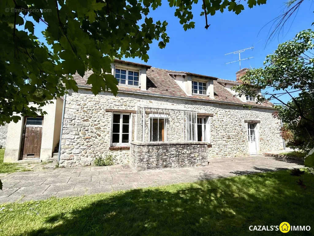 Extérieur - Maison de Charme avec Jardin à Cely