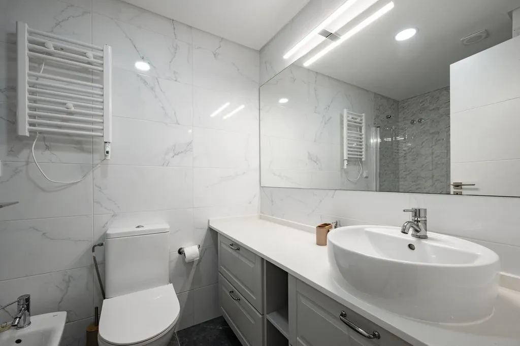 Vannitoad - Luxury Flat with Balcony in Oeiras